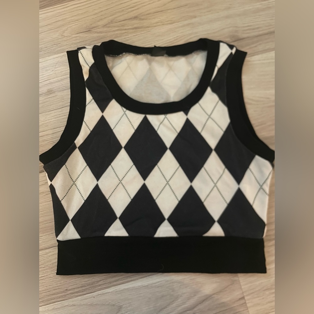 unused Shein top black and white